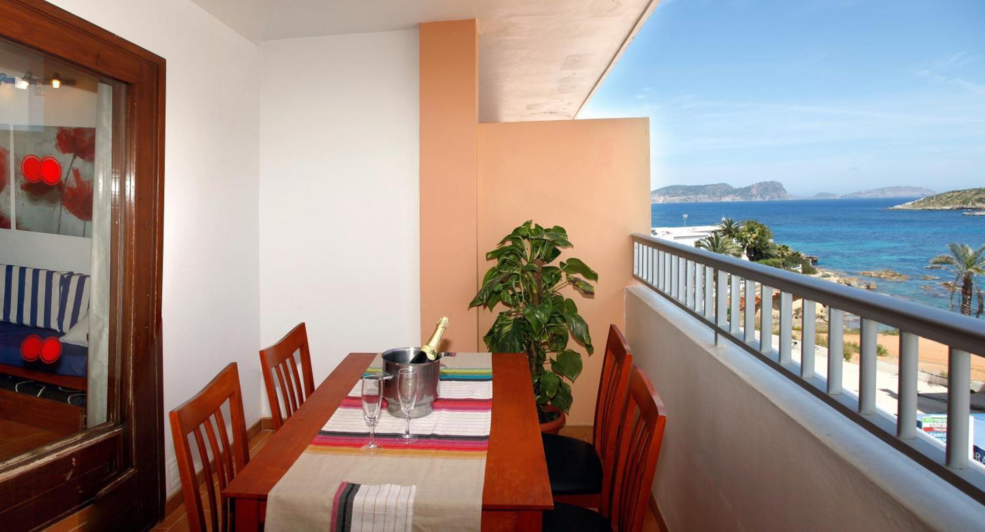 Typic Sandic Apartments Es Canar  Exterior photo