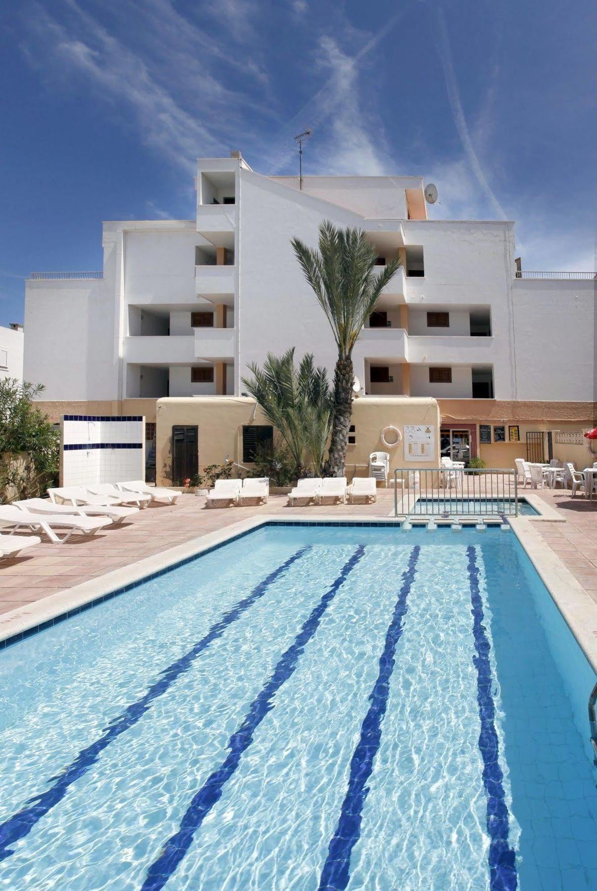Typic Sandic Apartments Es Canar  Exterior photo